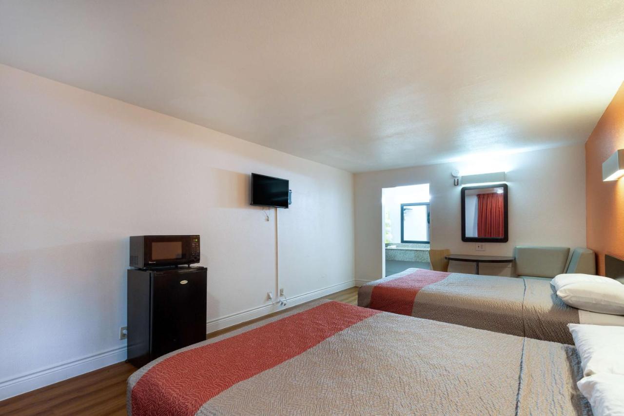 Motel 6-Houston, Tx - East Zewnętrze zdjęcie